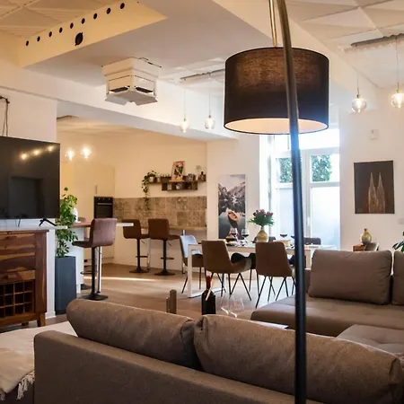 Loft Lechenich شقة *